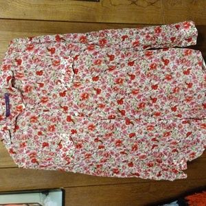 Floral lightweight top size M